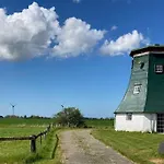 Windmuehle Am Fluss In Altfunnixsiel Wittmund